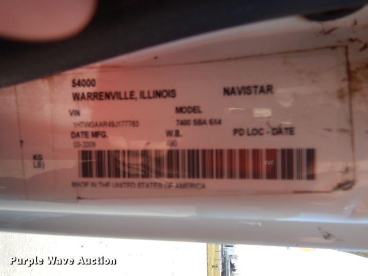 image for item EK9124 2009 International WorkStar 7400 digger derrick truck