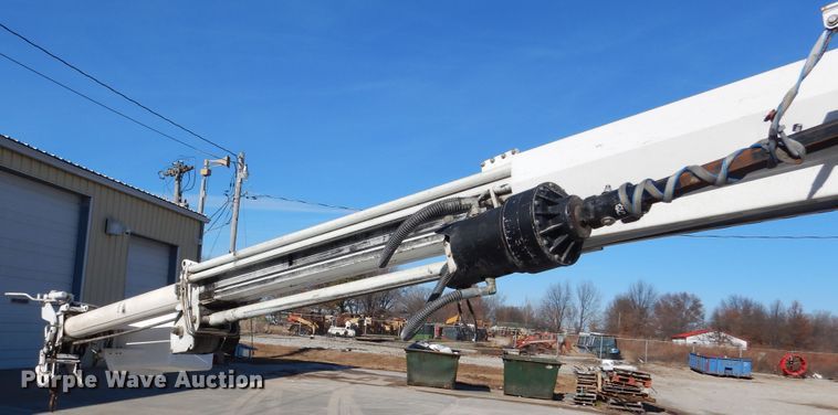 image for item EK9124 2009 International WorkStar 7400 digger derrick truck