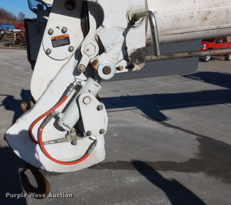 image for item EK9124 2009 International WorkStar 7400 digger derrick truck