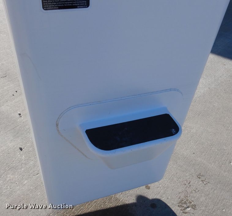 image for item EK9124 2009 International WorkStar 7400 digger derrick truck