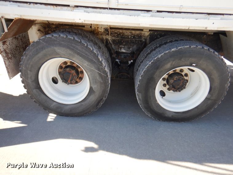 image for item EK9124 2009 International WorkStar 7400 digger derrick truck