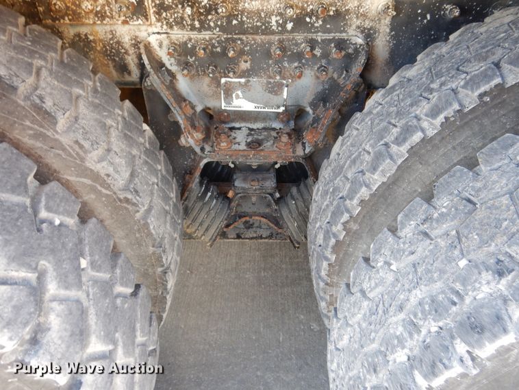 image for item EK9124 2009 International WorkStar 7400 digger derrick truck