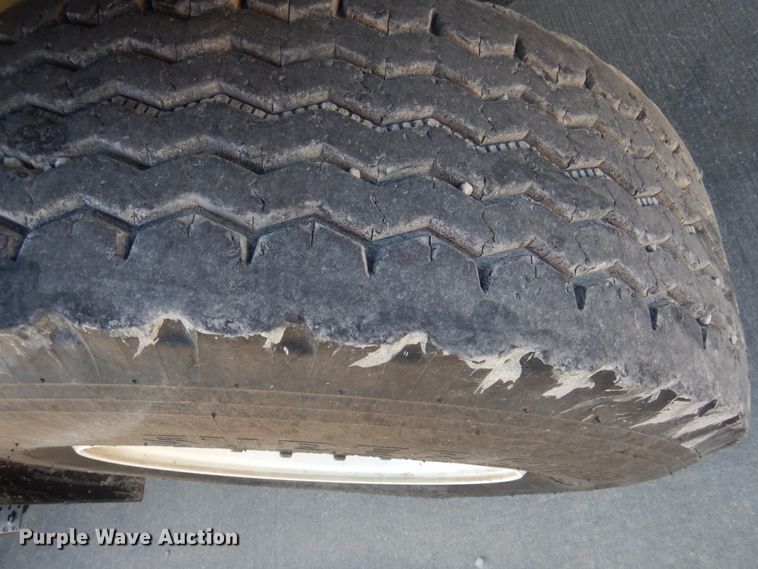 image for item EK9124 2009 International WorkStar 7400 digger derrick truck