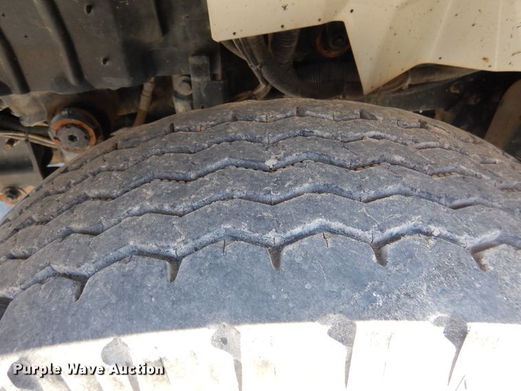 image for item EK9124 2009 International WorkStar 7400 digger derrick truck