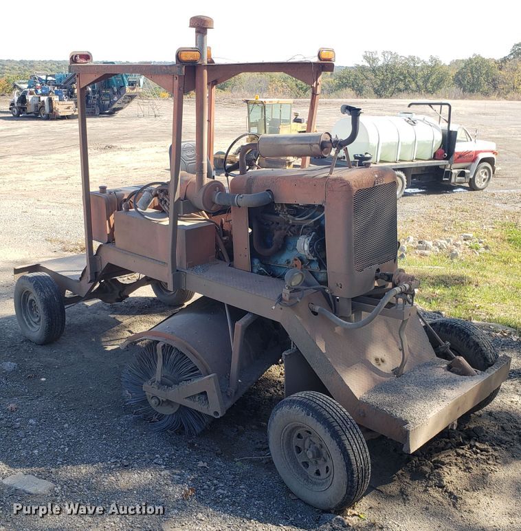 image for item ET9931 Broce T10 broom