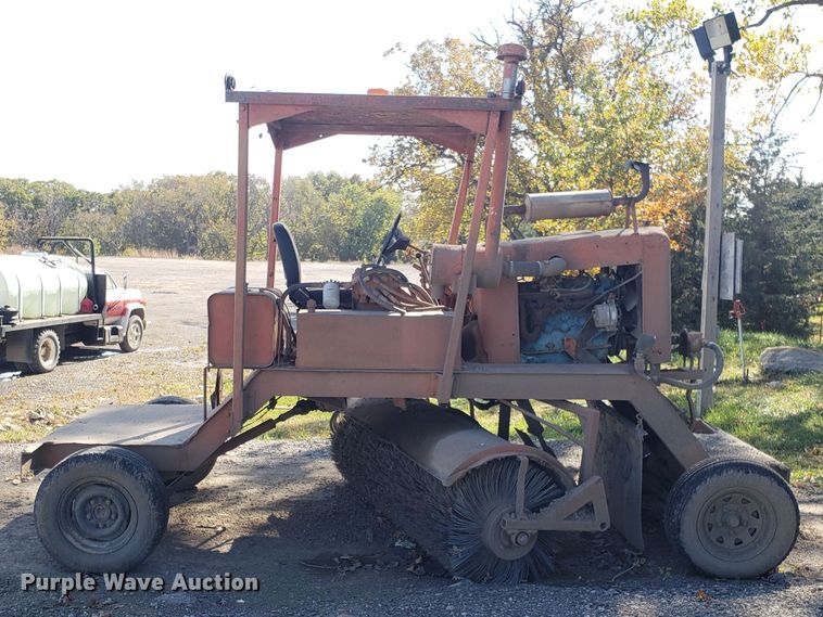 image for item ET9931 Broce T10 broom