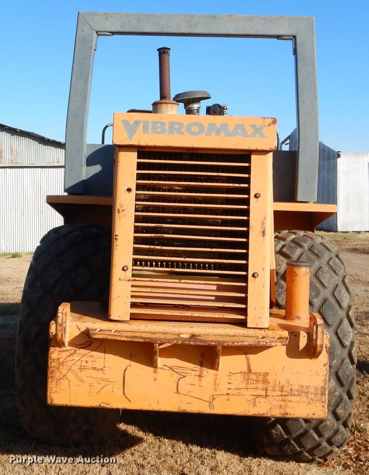 image for item FA9946 Case Vibromax 1102D single drum vibratory roller