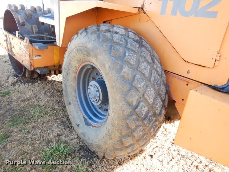 image for item FA9946 Case Vibromax 1102D single drum vibratory roller