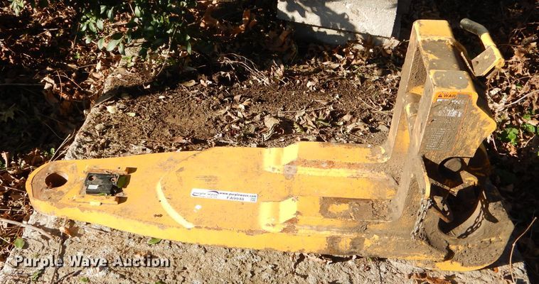 image for item FA9948 John Deere Series 60 scraper hitch