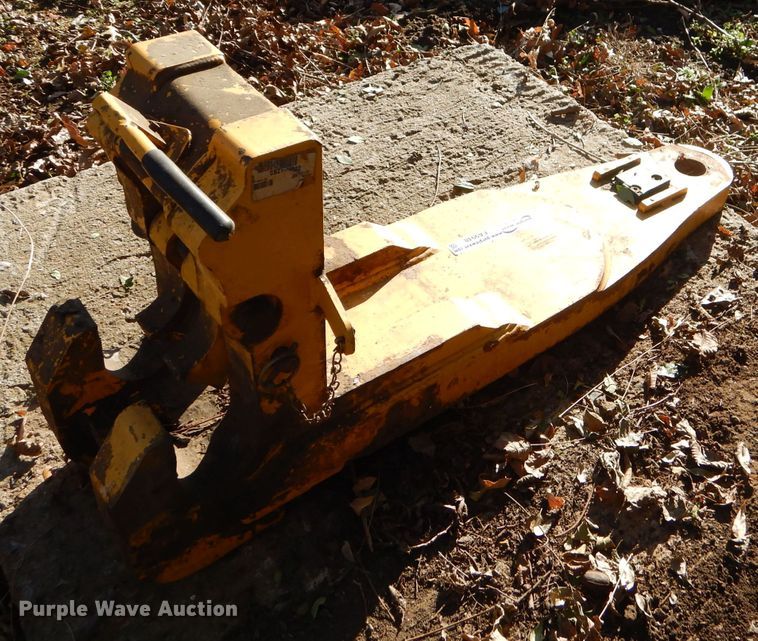 image for item FA9948 John Deere Series 60 scraper hitch