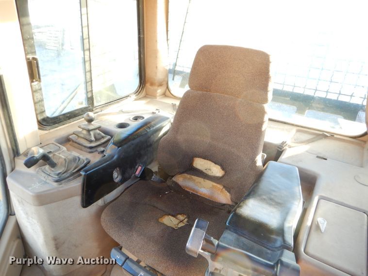 image for item FA9951 1999 Caterpillar D5M XL dozer