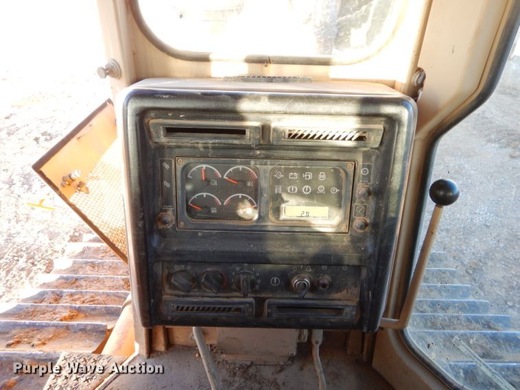 image for item FA9951 1999 Caterpillar D5M XL dozer