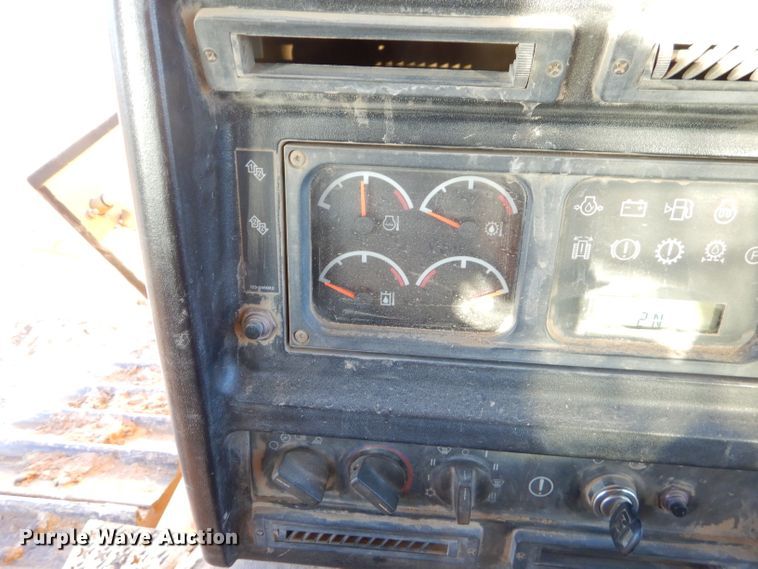 image for item FA9951 1999 Caterpillar D5M XL dozer