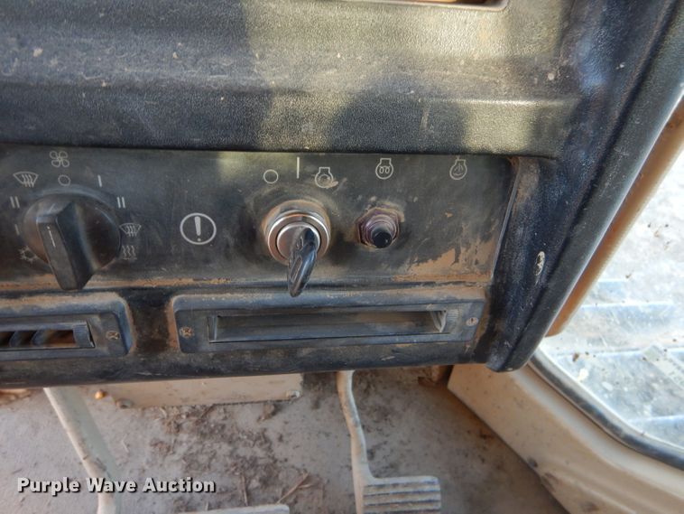 image for item FA9951 1999 Caterpillar D5M XL dozer