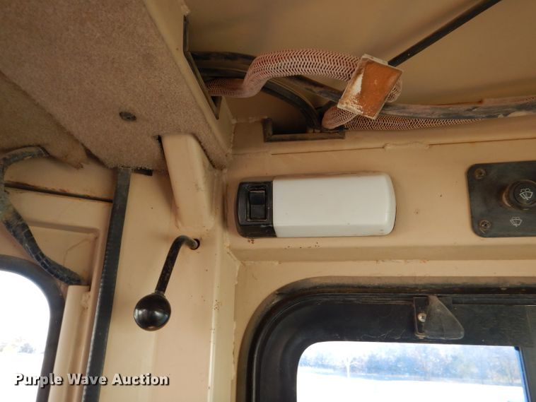 image for item FA9951 1999 Caterpillar D5M XL dozer