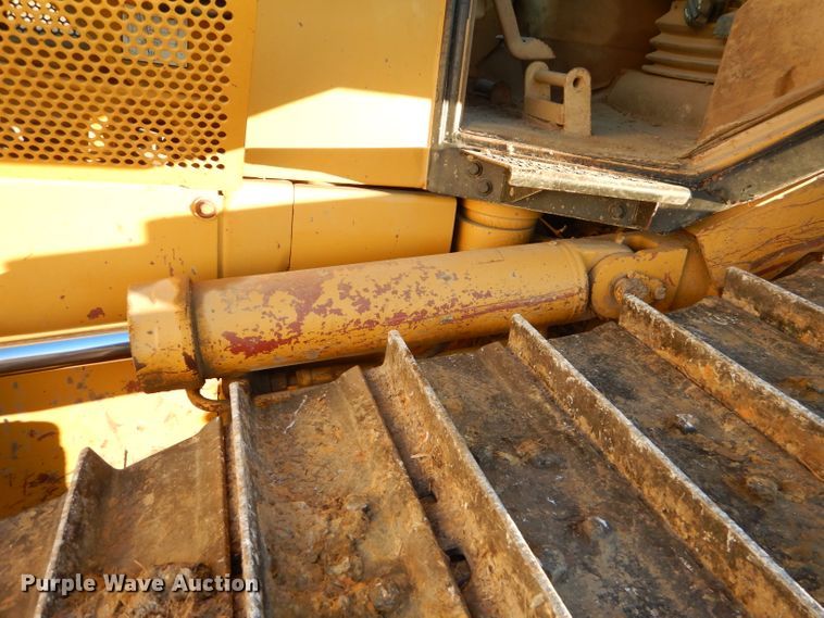 image for item FA9951 1999 Caterpillar D5M XL dozer