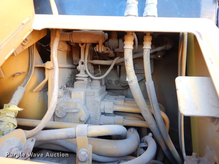 image for item FA9951 1999 Caterpillar D5M XL dozer