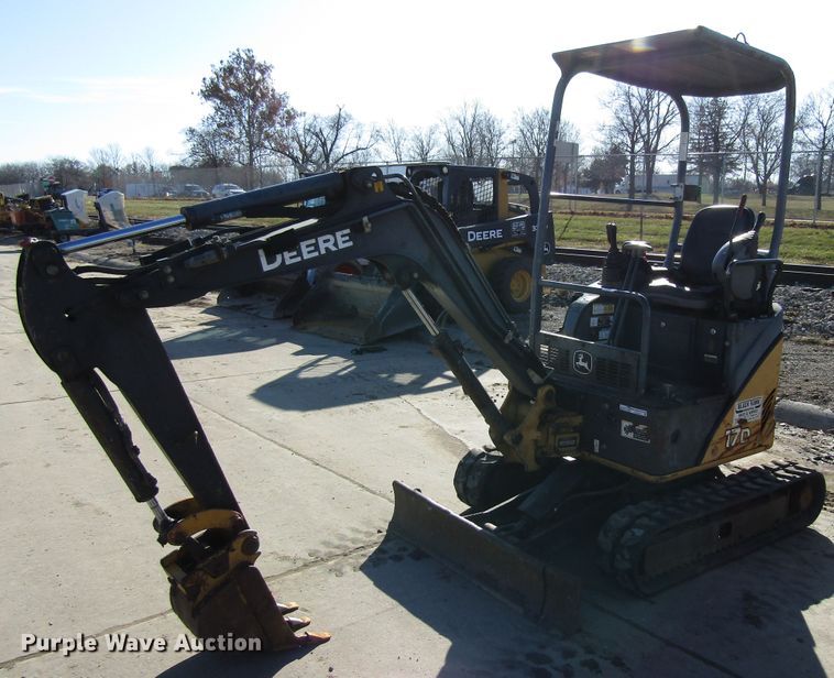 image for item FD9313 2008 John Deere 17D mini excavator