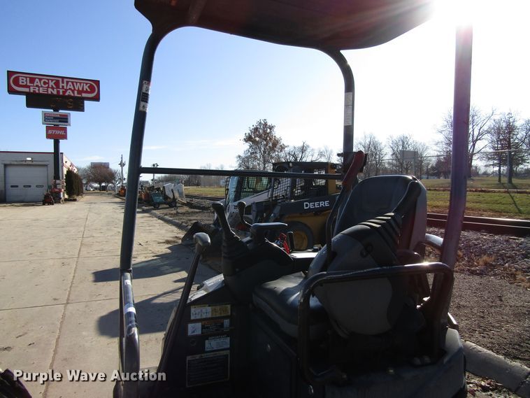 image for item FD9313 2008 John Deere 17D mini excavator