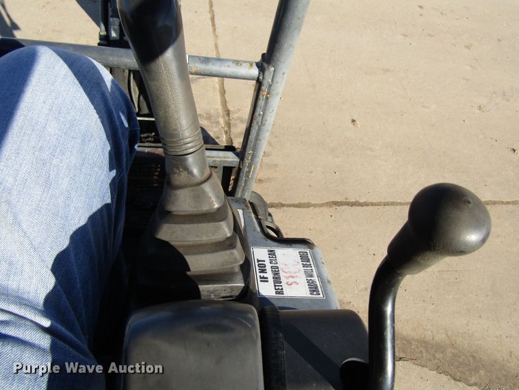 image for item FD9313 2008 John Deere 17D mini excavator