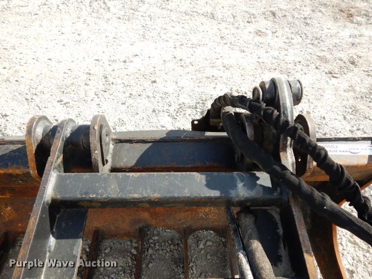 image for item FD9609 78"W skid steer grapple bucket
