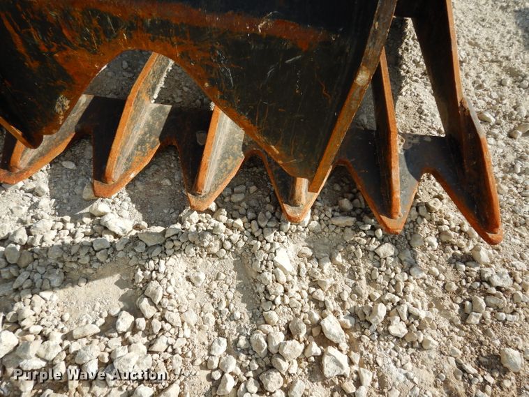 image for item FD9609 78"W skid steer grapple bucket