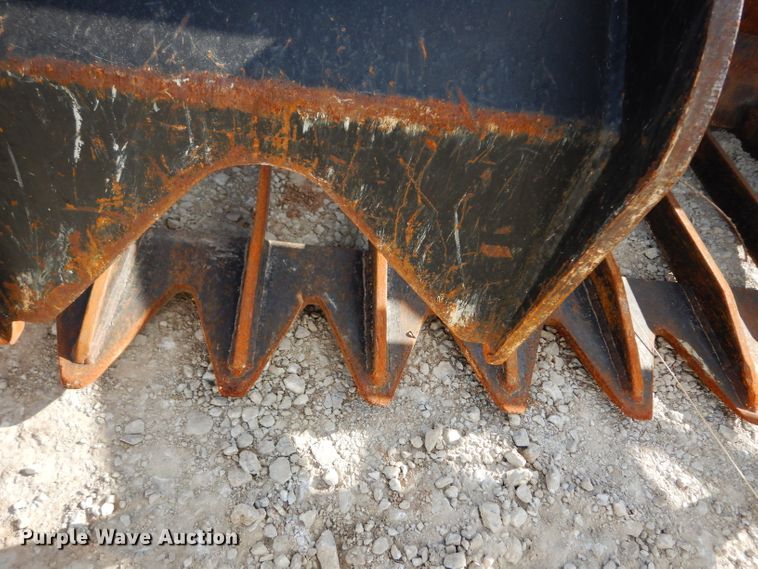 image for item FD9609 78"W skid steer grapple bucket