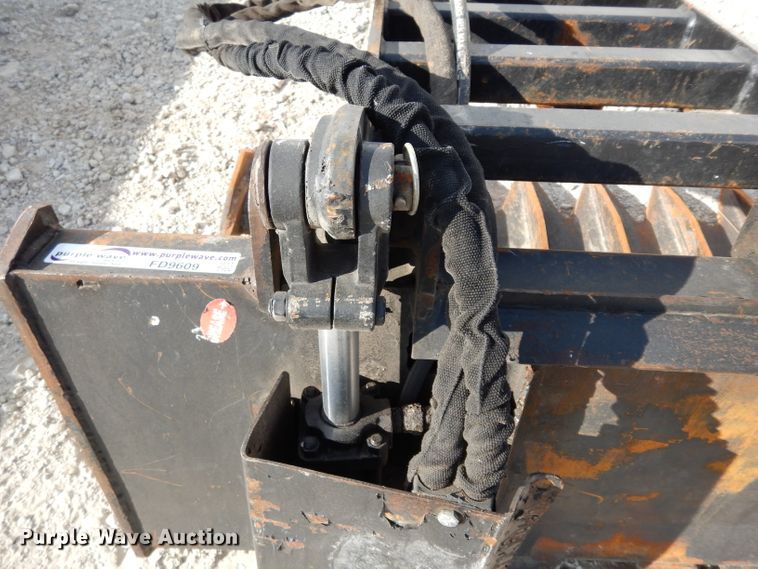 image for item FD9609 78"W skid steer grapple bucket