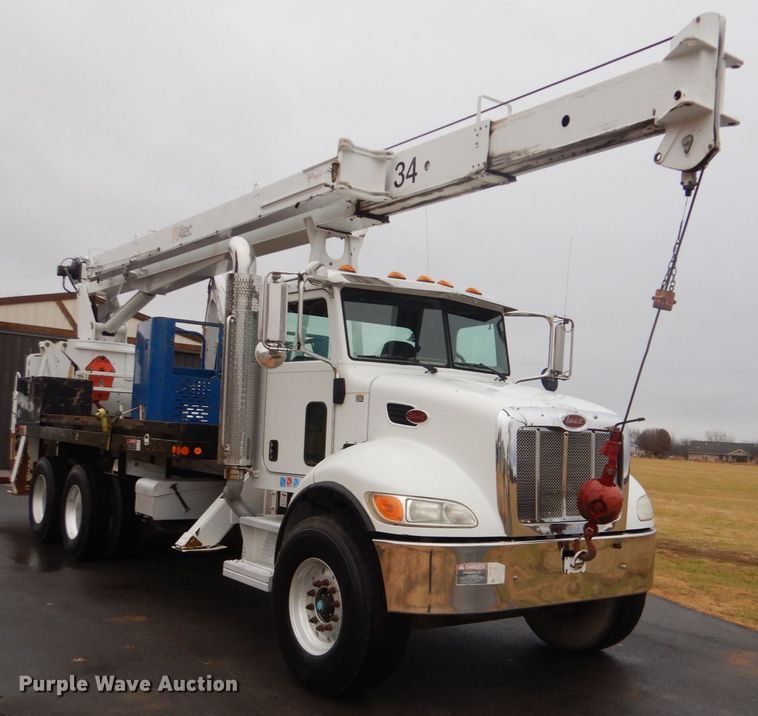 image for item FF9112 2009 Peterbilt 340 crane truck
