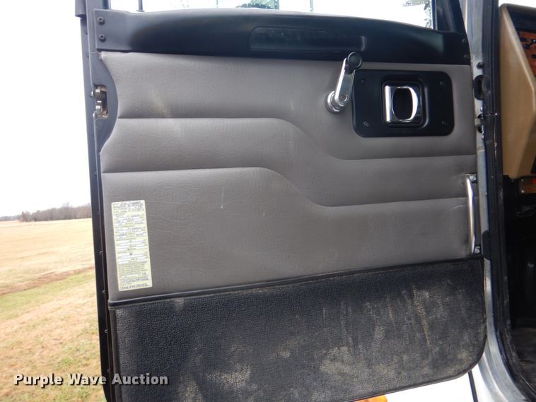 image for item FF9112 2009 Peterbilt 340 crane truck