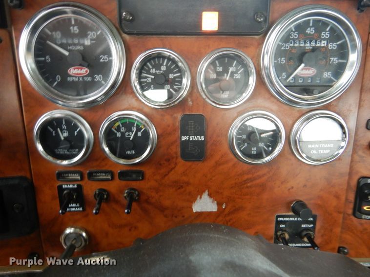 image for item FF9112 2009 Peterbilt 340 crane truck