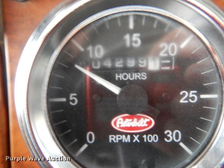 image for item FF9112 2009 Peterbilt 340 crane truck