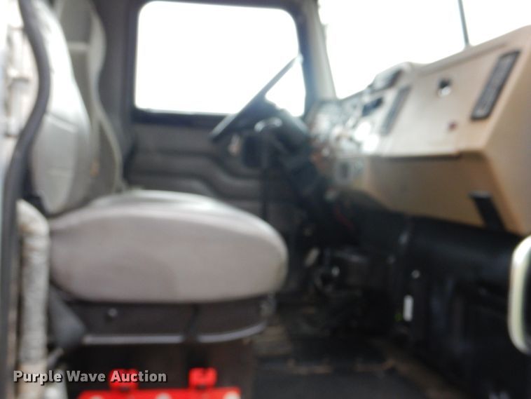 image for item FF9112 2009 Peterbilt 340 crane truck