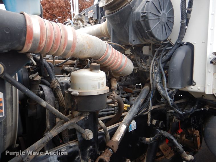 image for item FF9112 2009 Peterbilt 340 crane truck