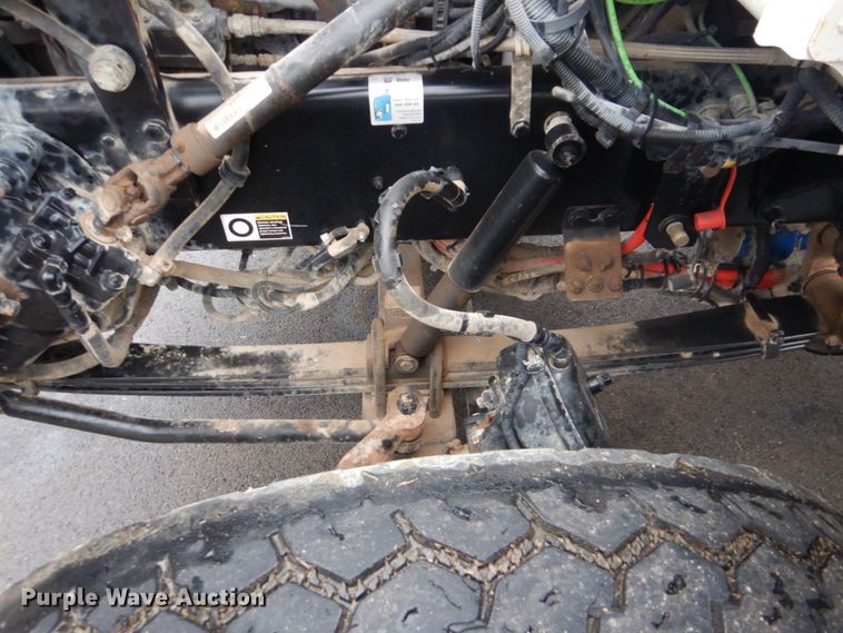 image for item FF9112 2009 Peterbilt 340 crane truck