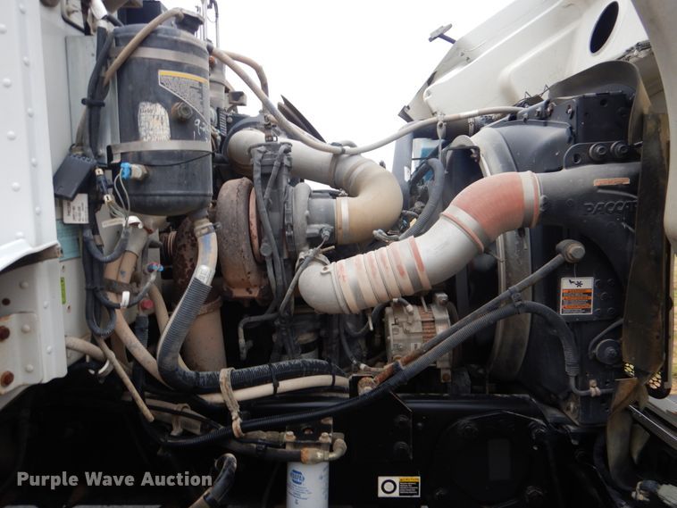 image for item FF9112 2009 Peterbilt 340 crane truck