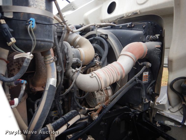 image for item FF9112 2009 Peterbilt 340 crane truck