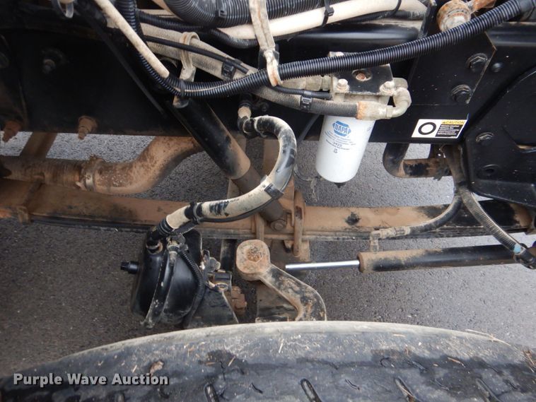 image for item FF9112 2009 Peterbilt 340 crane truck