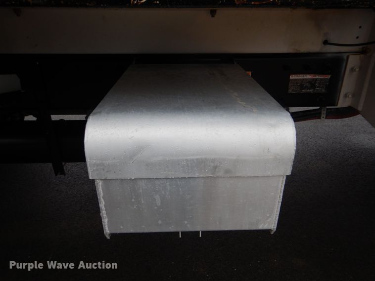 image for item FF9112 2009 Peterbilt 340 crane truck