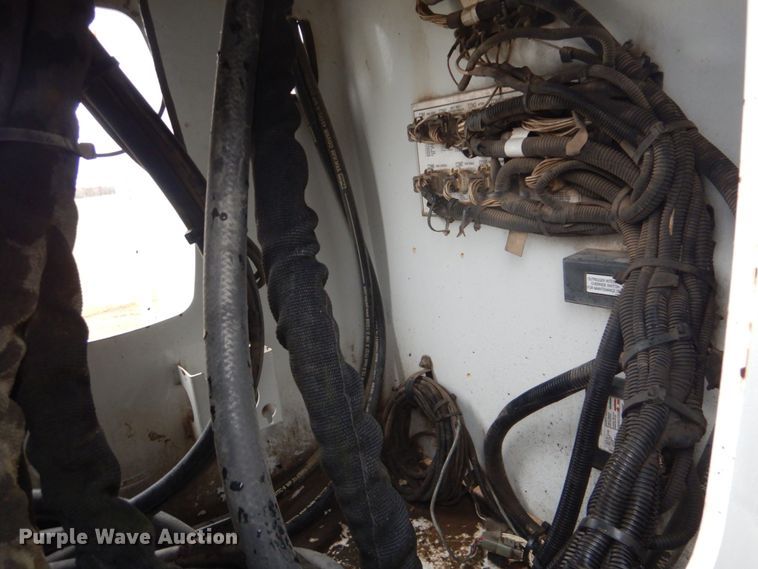 image for item FF9112 2009 Peterbilt 340 crane truck