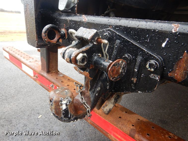 image for item FF9112 2009 Peterbilt 340 crane truck