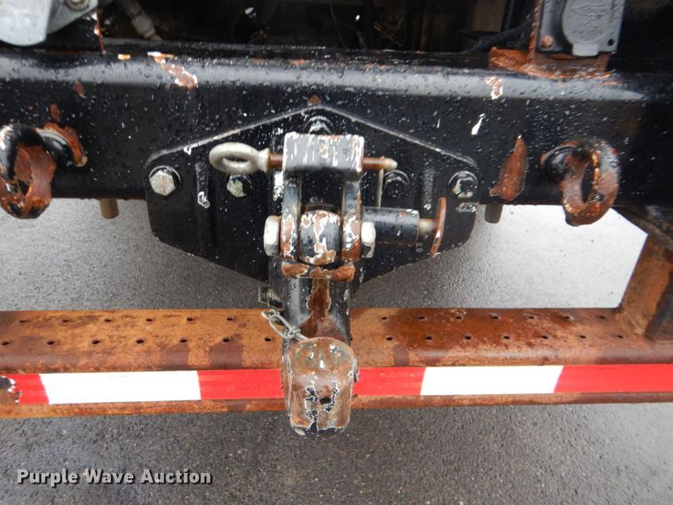 image for item FF9112 2009 Peterbilt 340 crane truck