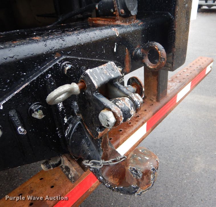 image for item FF9112 2009 Peterbilt 340 crane truck