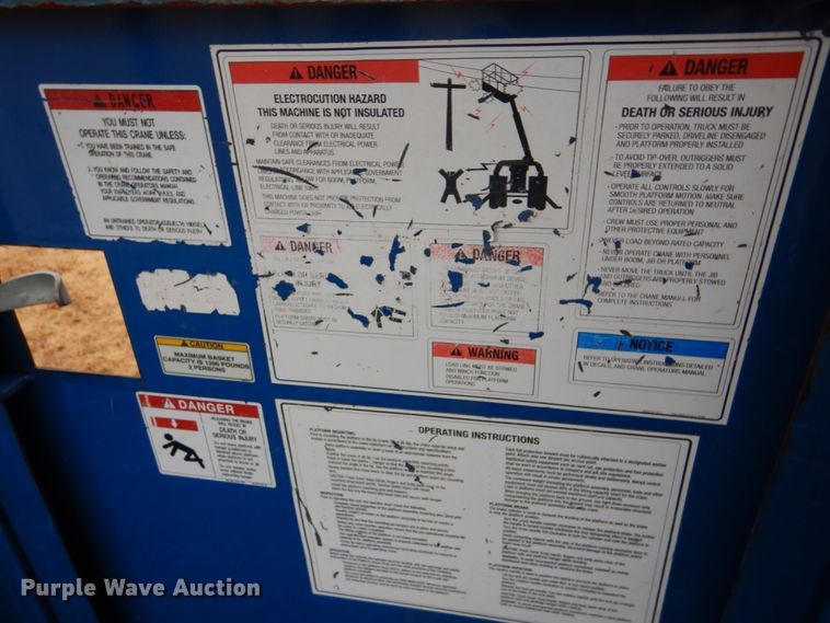 image for item FF9112 2009 Peterbilt 340 crane truck