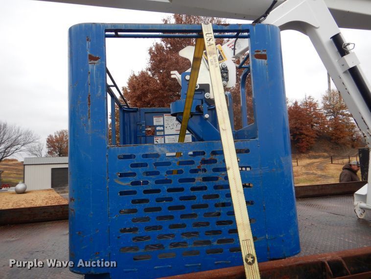 image for item FF9112 2009 Peterbilt 340 crane truck