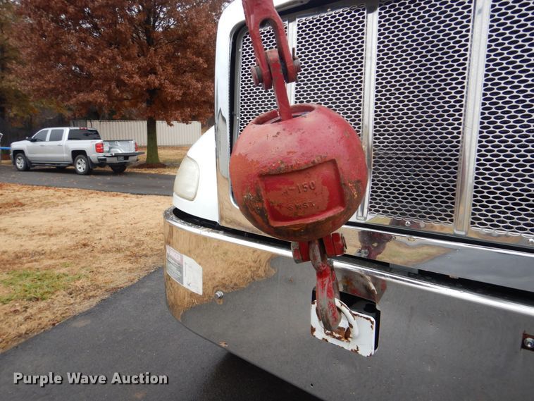 image for item FF9112 2009 Peterbilt 340 crane truck