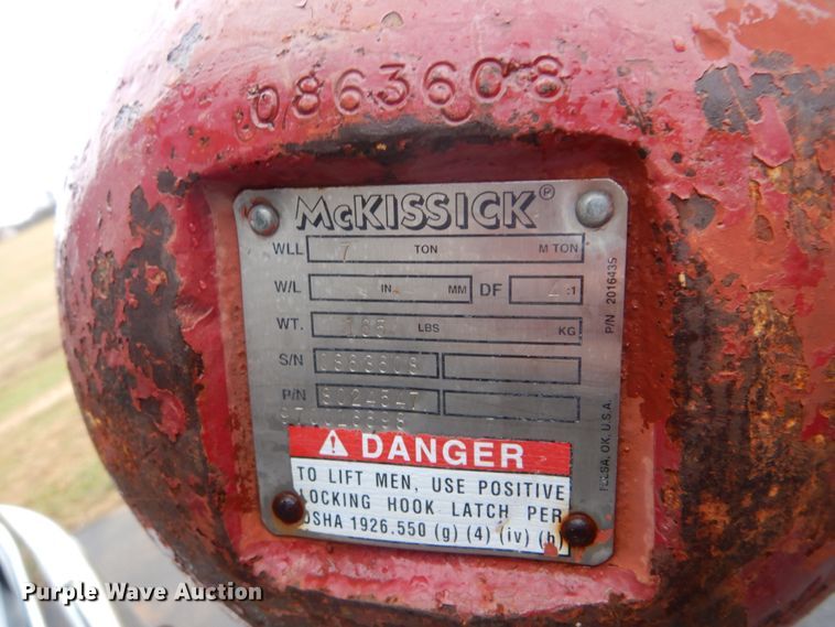 image for item FF9112 2009 Peterbilt 340 crane truck