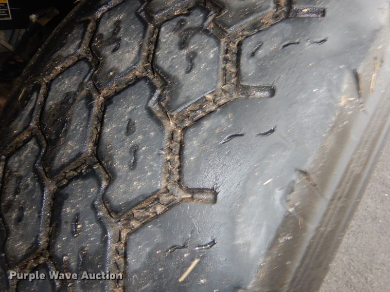 image for item FF9112 2009 Peterbilt 340 crane truck