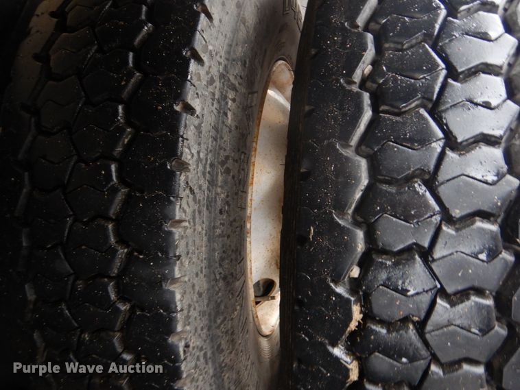 image for item FF9112 2009 Peterbilt 340 crane truck