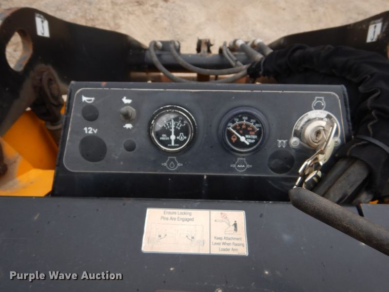 image for item FU9023 Boxer 532D compact utility loader